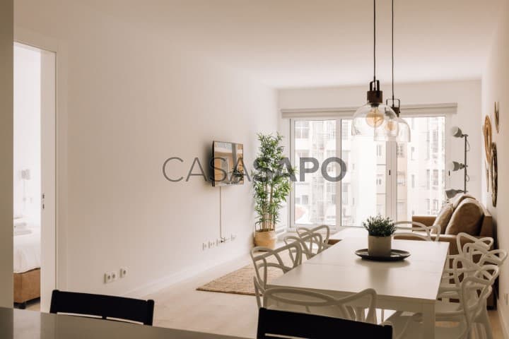 Apartment 3 Bedrooms Campo Mártires da Pátria (Pena), Arroios, Lisboa